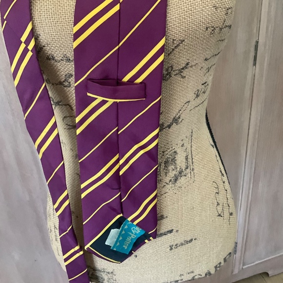 Harry Potter Silk Adult Gryffindor Tie purple yellow stripe - Picture 7 of 11